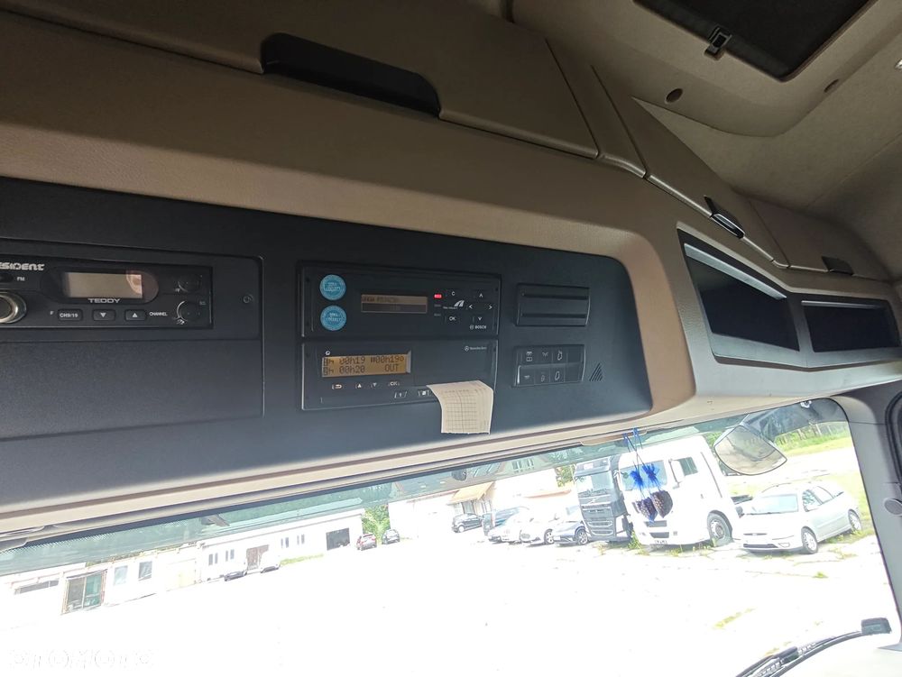 Mercedes-Benz ACTROS - 11