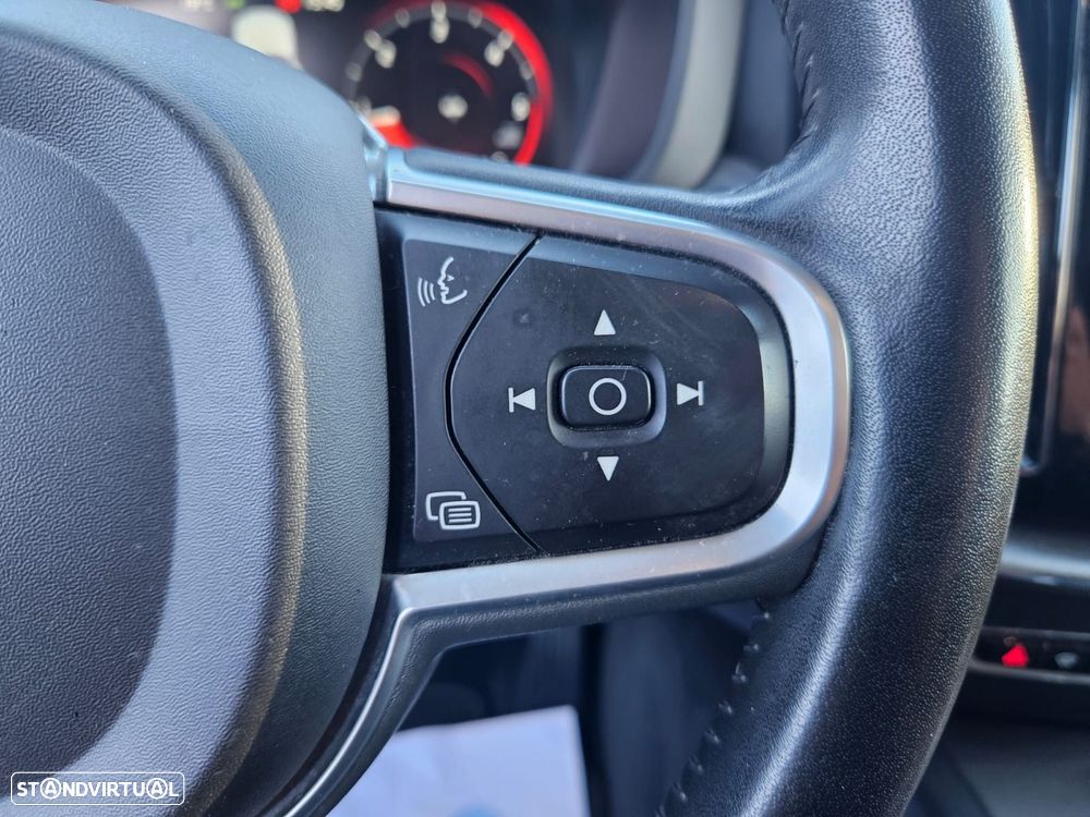 Volvo XC 60 2.0 D4 Momentum - 33