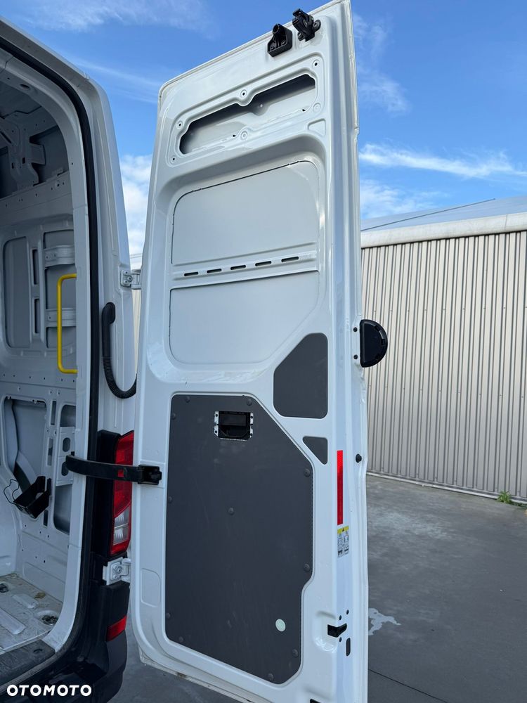 Volkswagen CRAFTER - 9