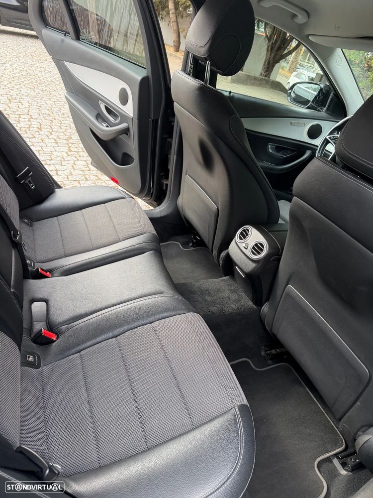 Mercedes-Benz E 220 d Avantgarde - 4