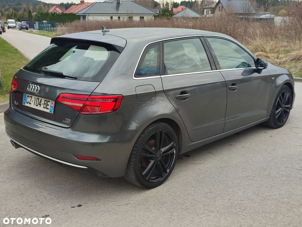 Audi A3 Sportback 2.0 TDI (clean diesel) quattro S tronic S line Sportpaket - 4