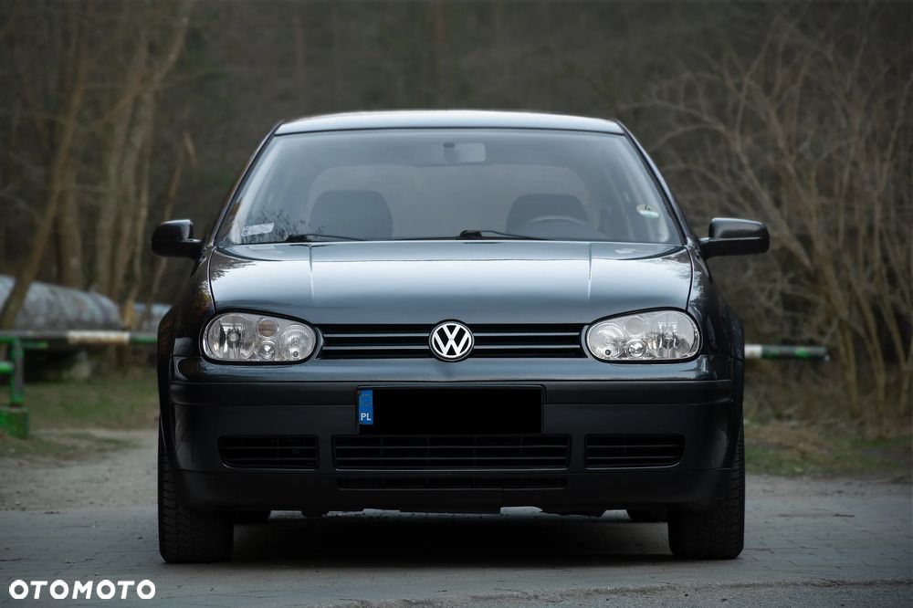 Volkswagen Golf - 2