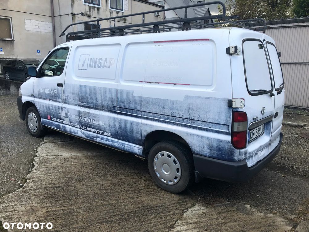 Toyota HIACE - 5
