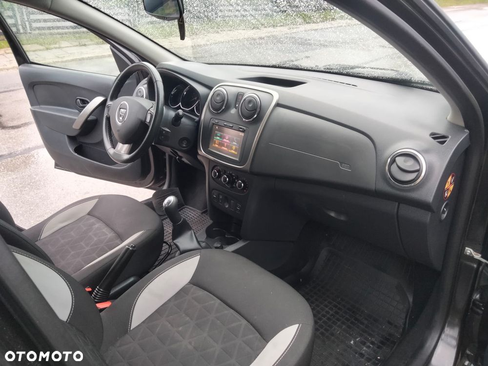 Dacia Sandero 0.9 TCe SL Celebration S&S - 14