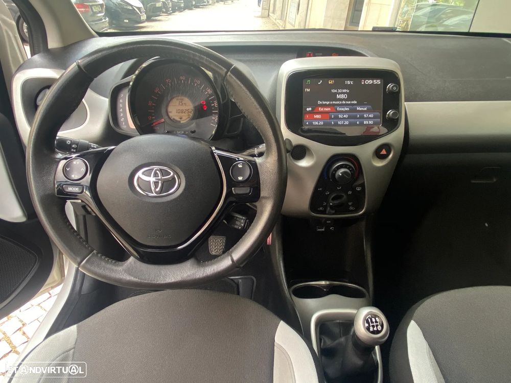Toyota Aygo x-play touch - 39
