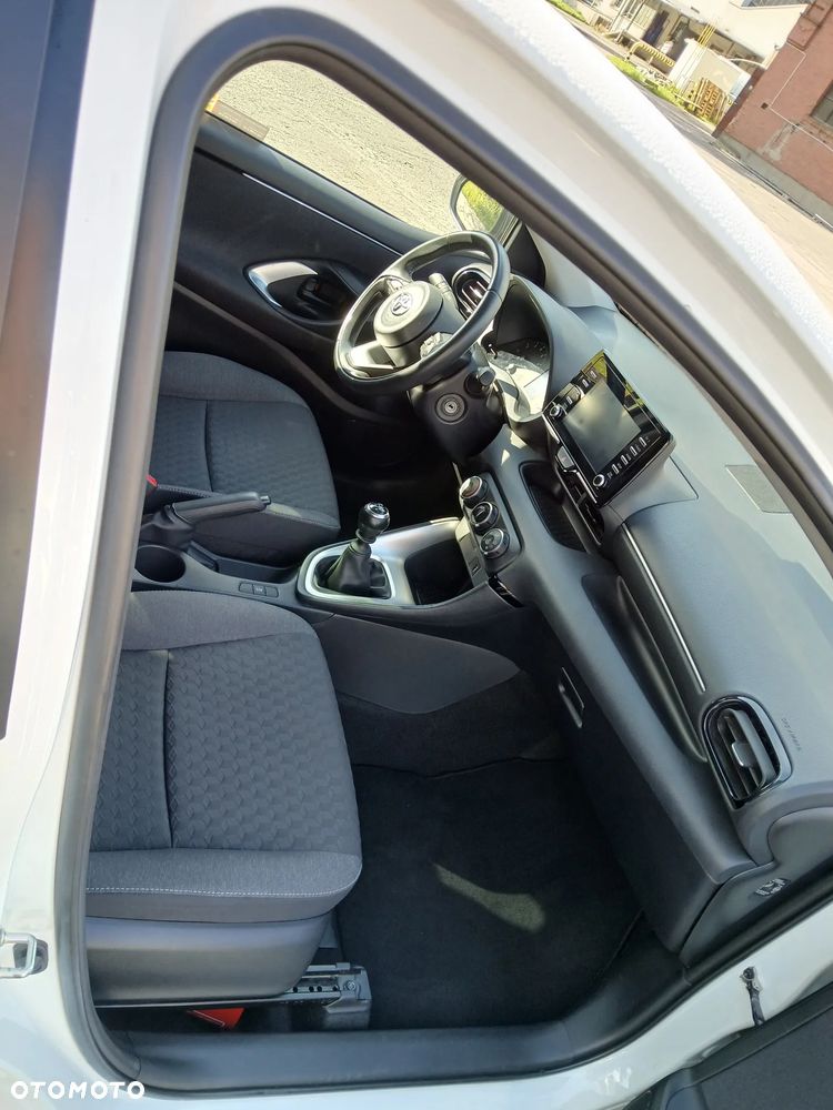 Toyota Yaris 1.5 Comfort - 11