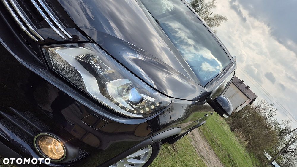 Volkswagen Tiguan - 11