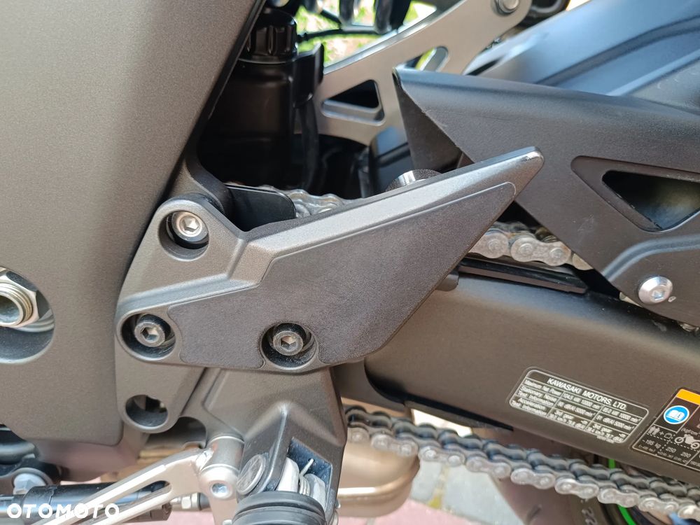 Kawasaki Ninja 1000 SX - 24
