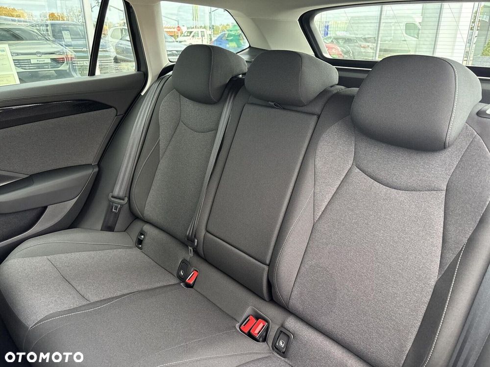 Volkswagen Passat - 18