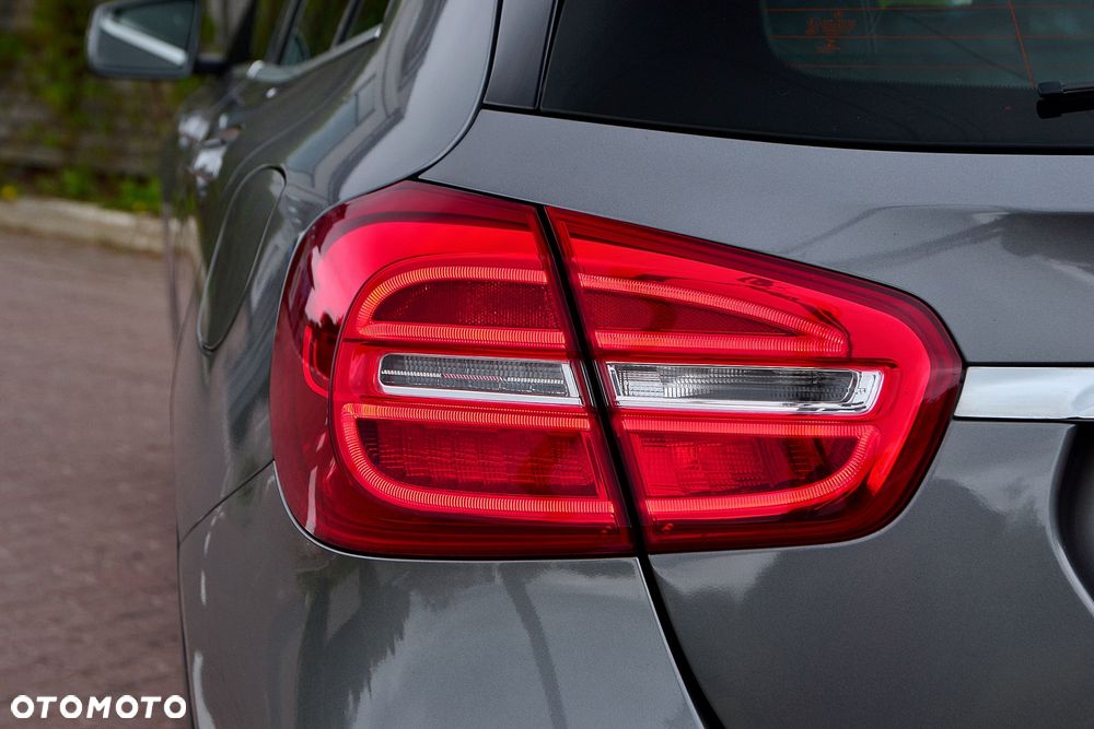 Mercedes-Benz GLA 200 Style - 13