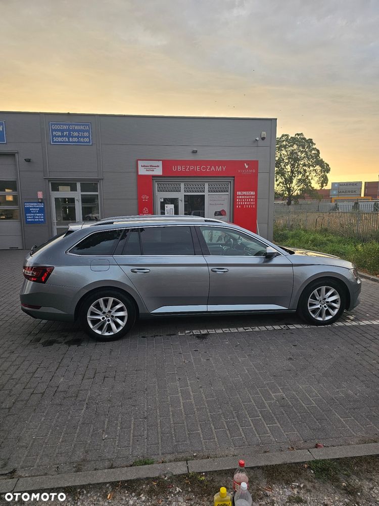Skoda Superb 2.0 TDI Style - 4