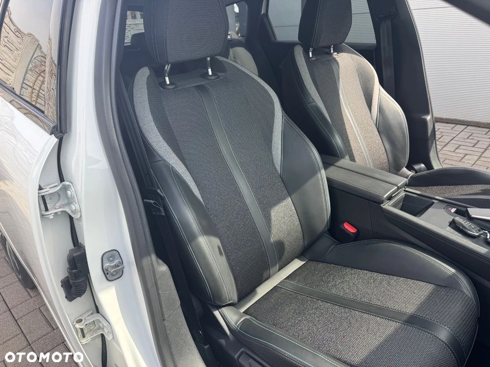 Peugeot 308 BlueHDi 130 EAT8 Allure - 16