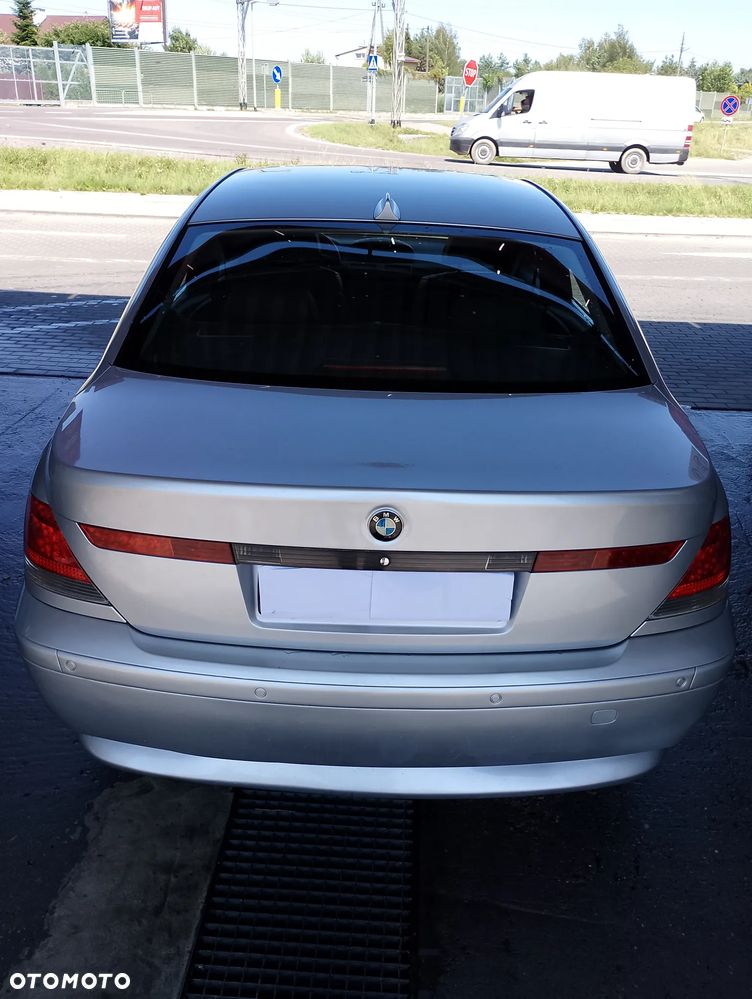 BMW Seria 7 - 10