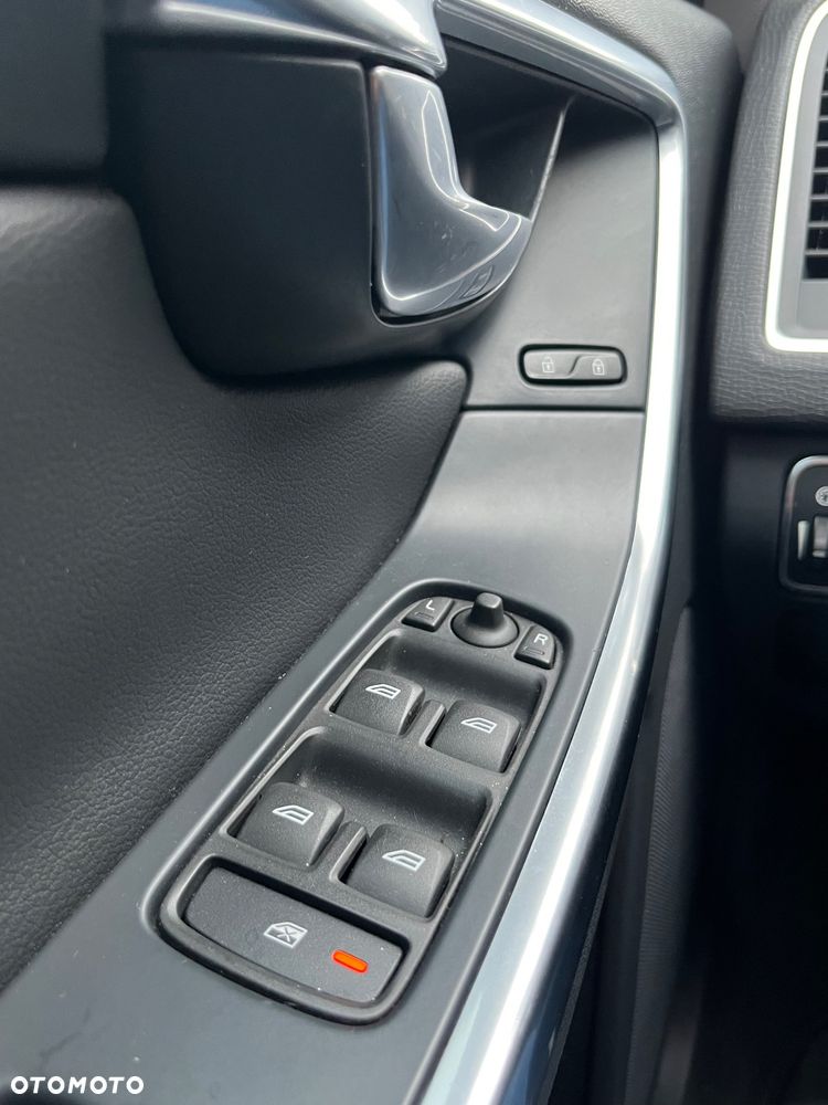 Volvo XC 60 T5 Geartronic Momentum - 12