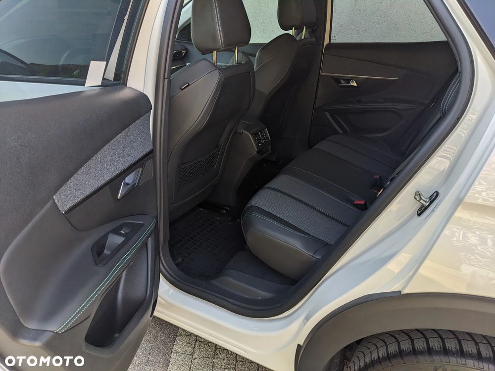 Peugeot 3008 1.2 PureTech Allure Pack S&S EAT8 - 23