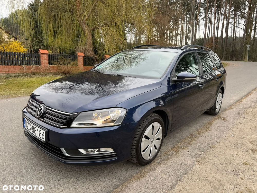 Volkswagen Passat - 1