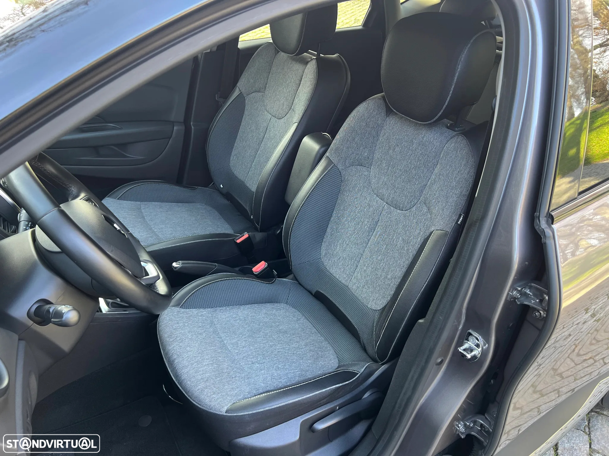 Renault Captur 1.5 dCi Exclusive - 18