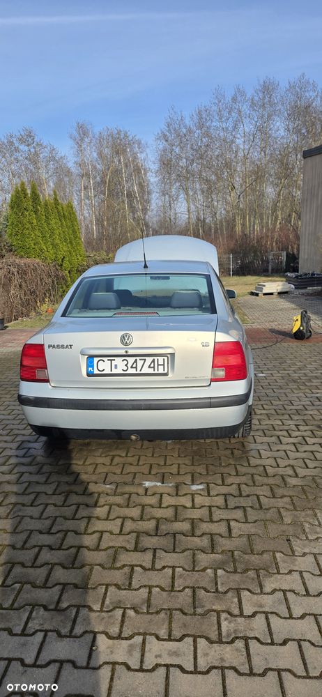 Volkswagen Passat 1.8 - 6