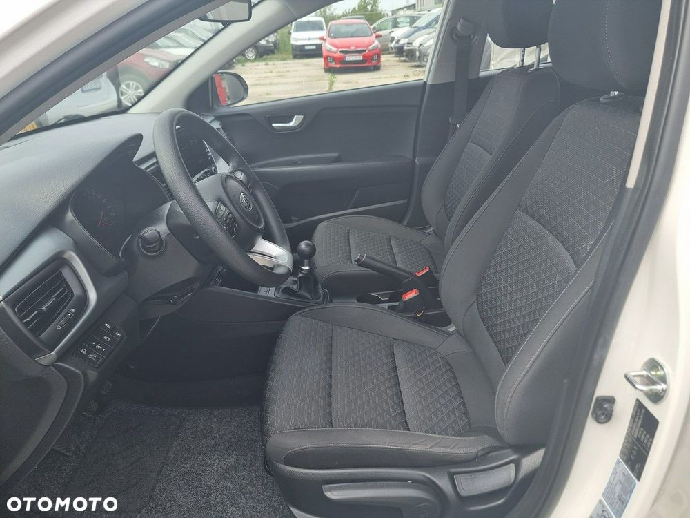 Kia Rio - 10
