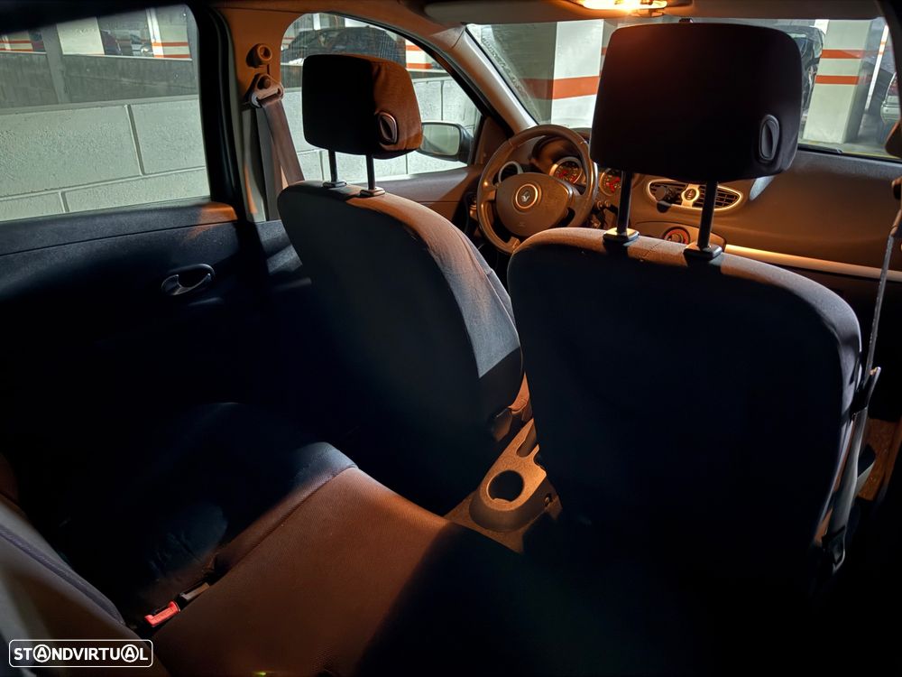 Renault Clio 1.2 16V SE Storia Dynamique - 6