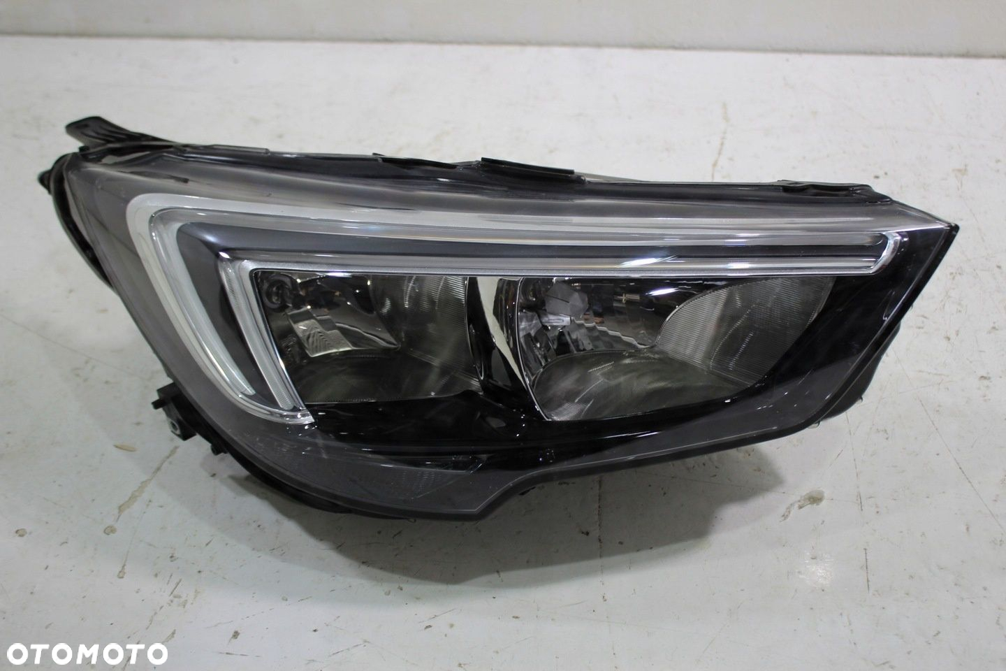 Opel Crossland X lampa prawa przód - 2
