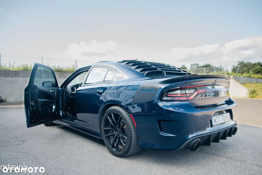 Dodge Challenger - 8