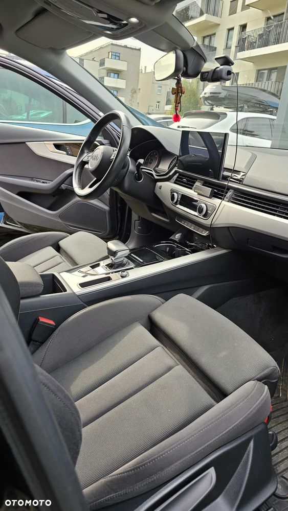 Audi A4 Limousine - 18