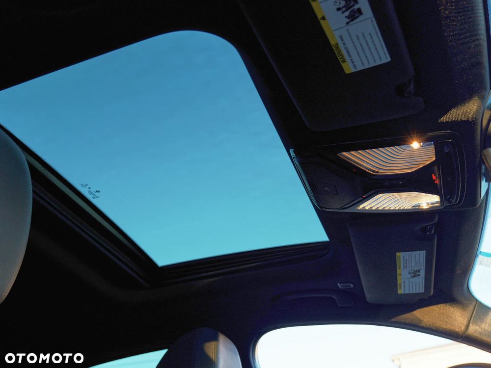 BMW Seria 3 330i xDrive M Sport - 26