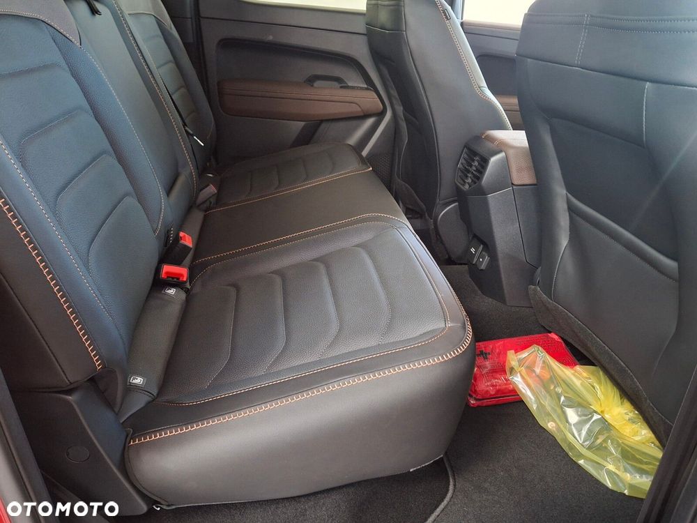 Volkswagen Amarok - 20