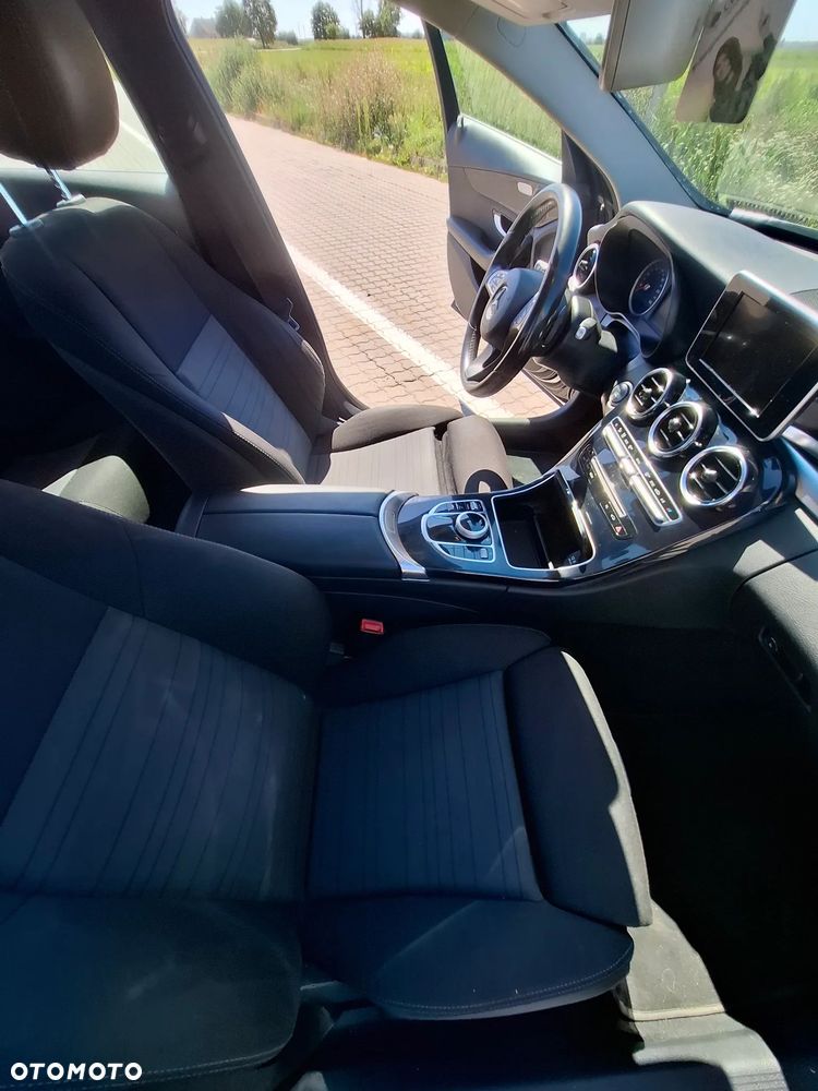 Mercedes-Benz Klasa C 200 4-Matic 7G-TRONIC - 23