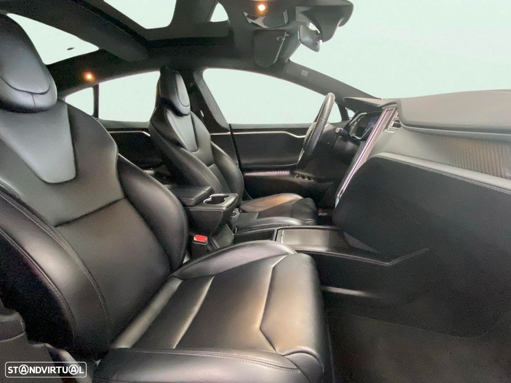 Tesla Model S - 17