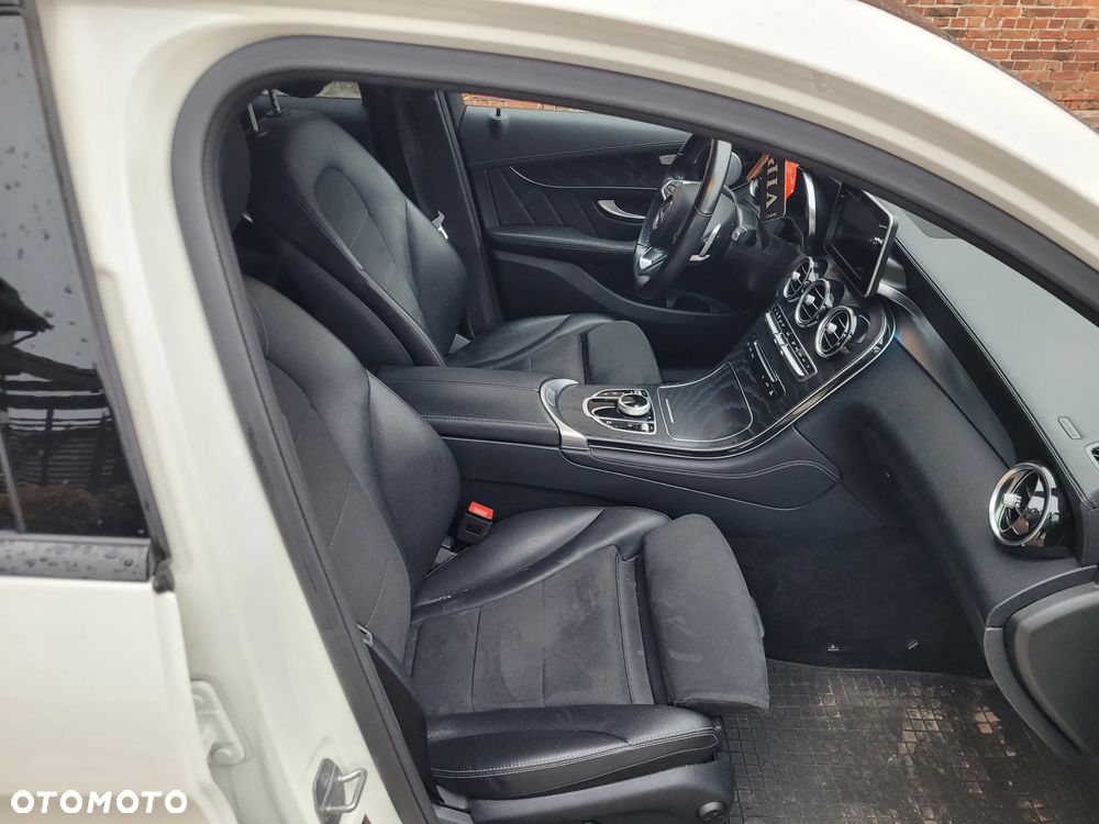 Mercedes-Benz GLC - 13