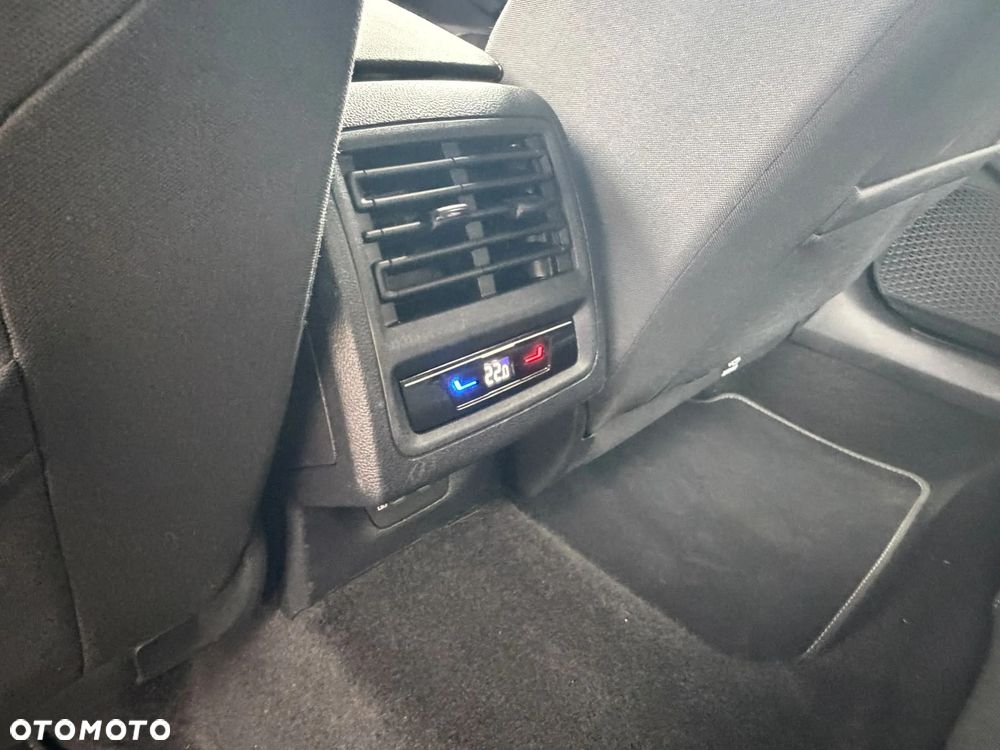 Volkswagen Golf 2.0 TDI SCR DSG Life - 15