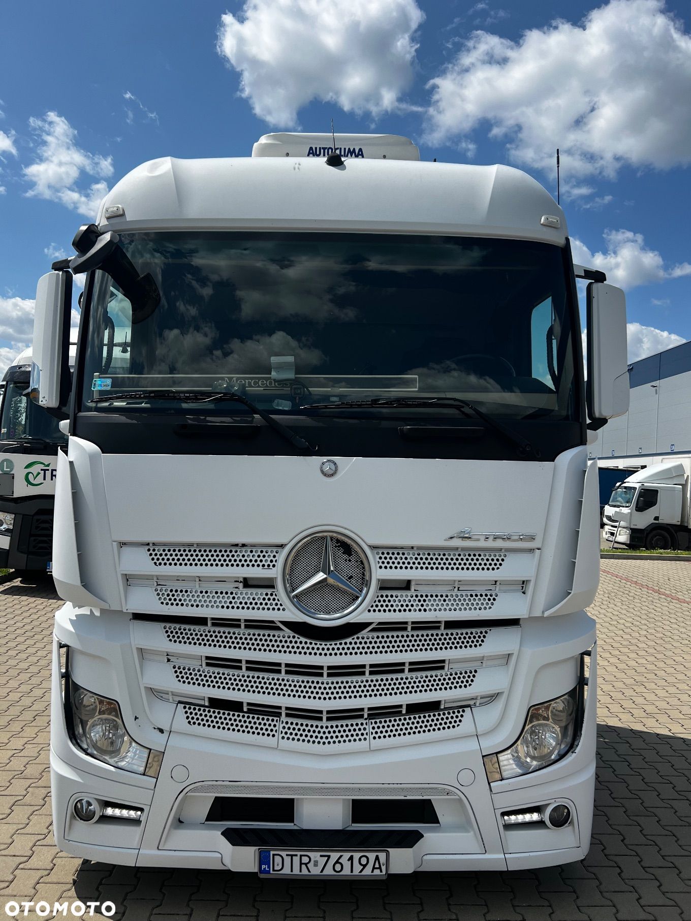 Mercedes-Benz Actros MP4 Low Deck - 1