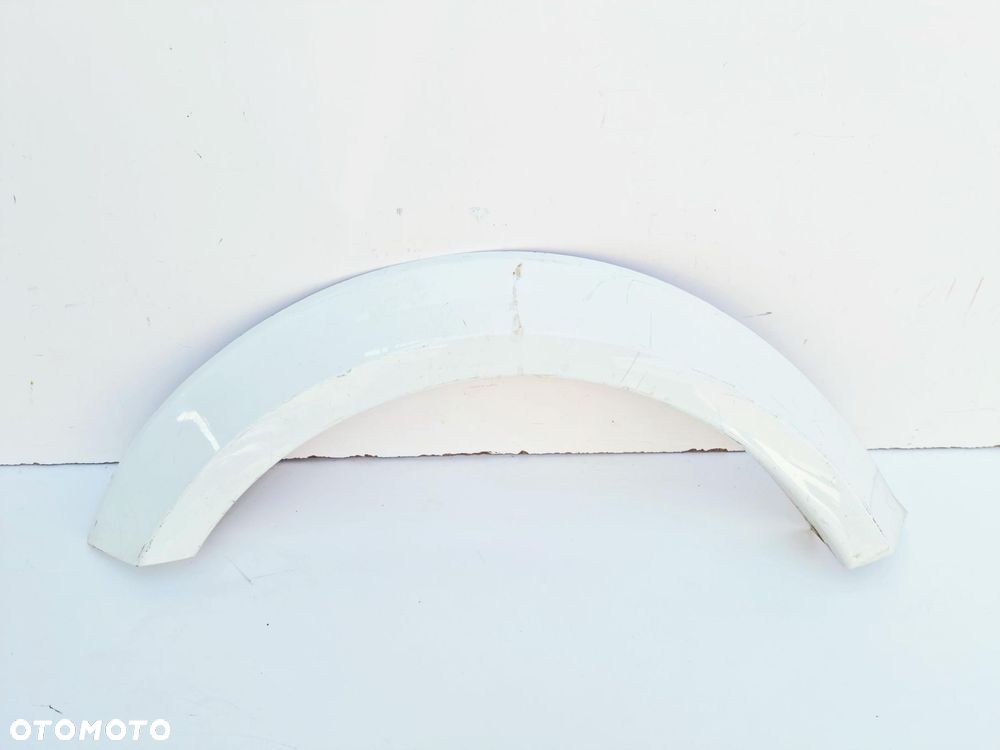 mitsubishi l200 listwa na błotnik lewy tył - 1