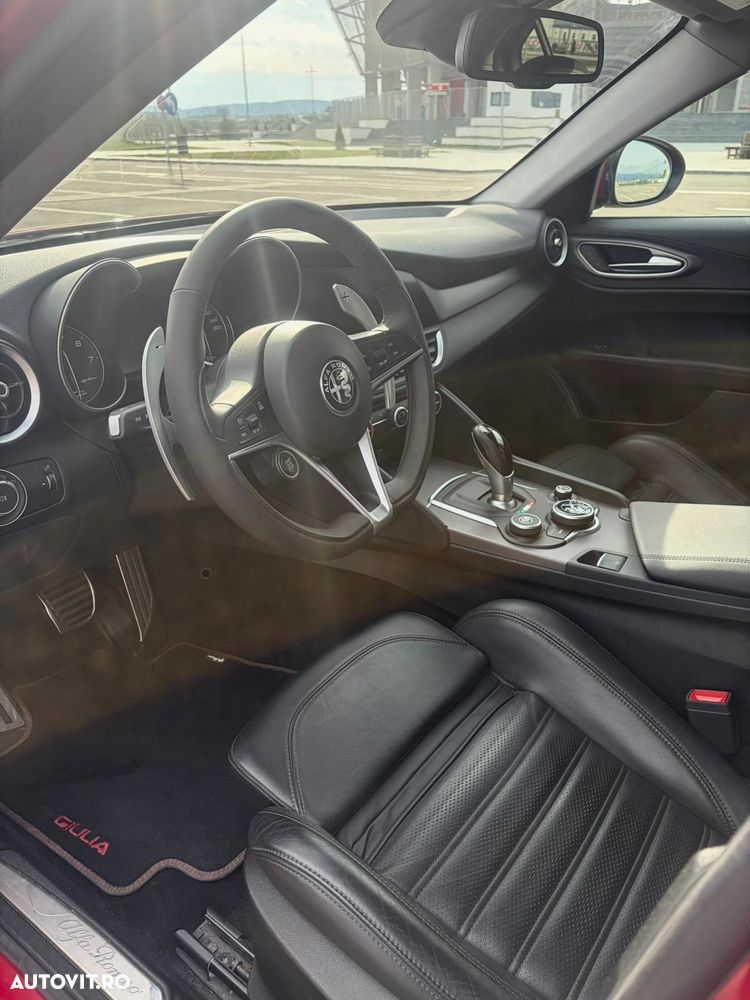 Alfa Romeo Giulia 2.0 Turbo AWD AT8 Veloce - 8