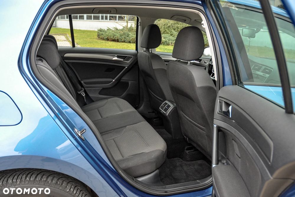 Volkswagen Golf - 12