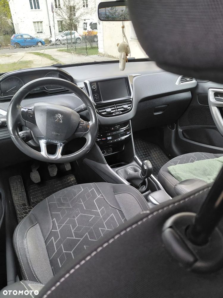Peugeot 2008 1.2 Pure Tech Access EU6 - 6