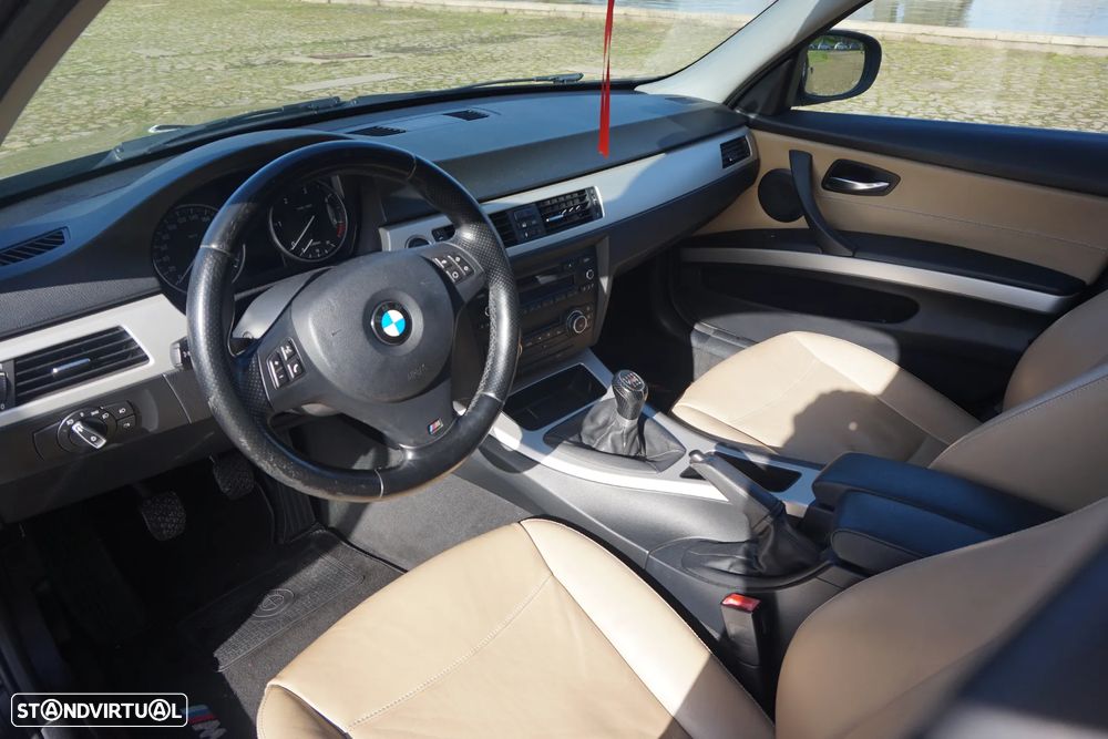 BMW 318 d Line Luxury - 19