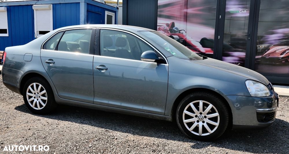 Volkswagen Jetta 1.9 TDI Comfortline - 6