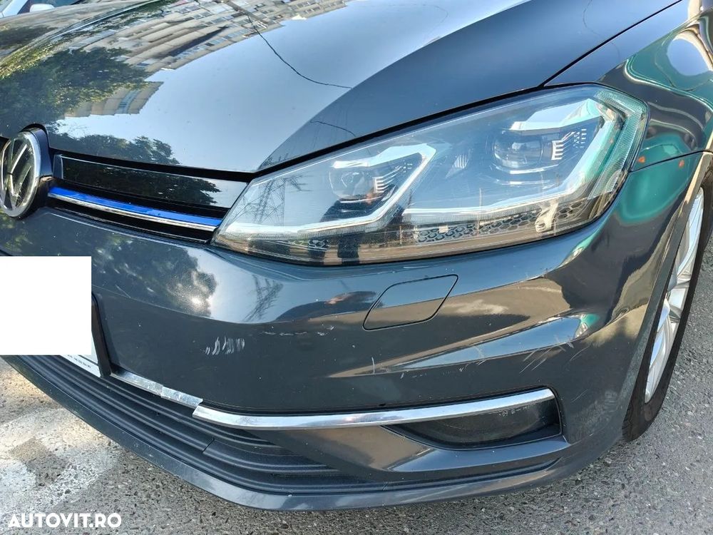 Volkswagen Golf - 6