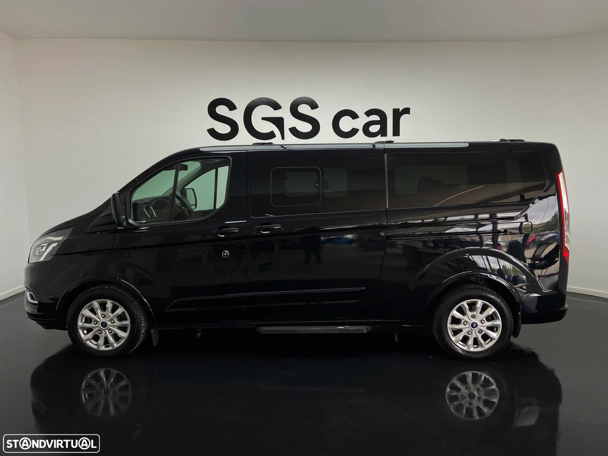 Ford Tourneo Custom - 2