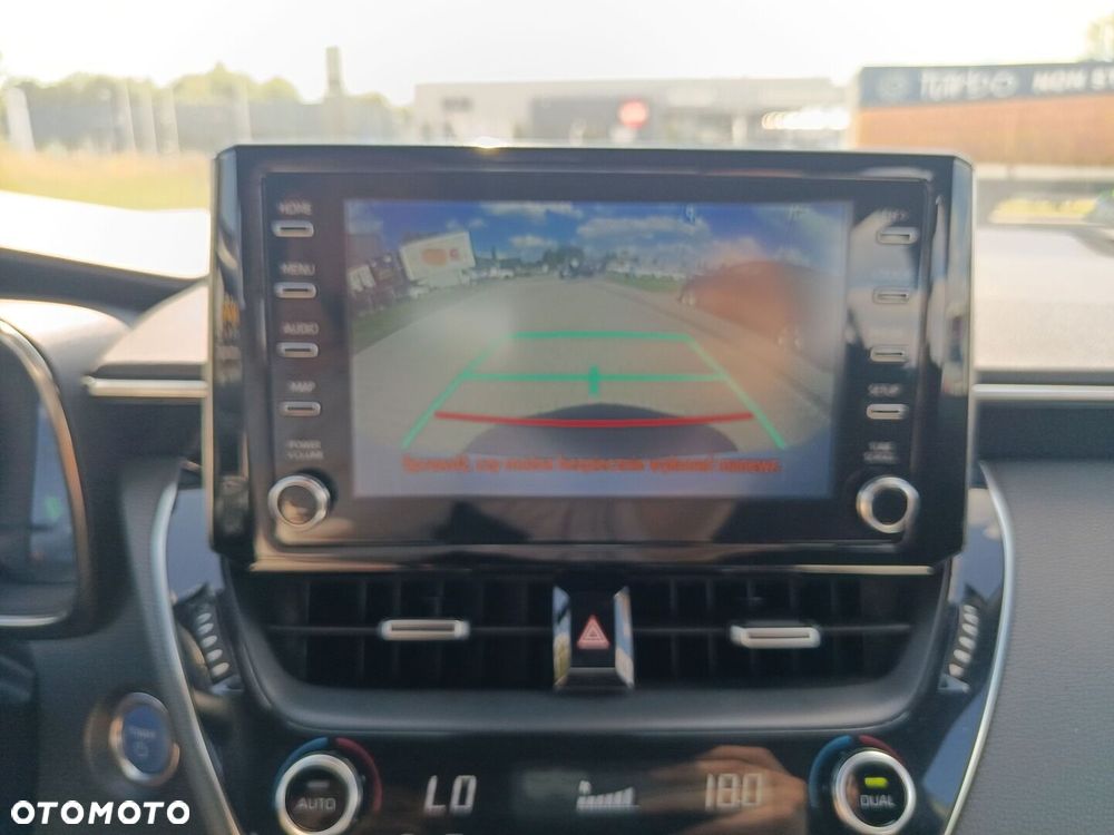 Toyota Corolla 1.8 Hybrid Comfort - 24