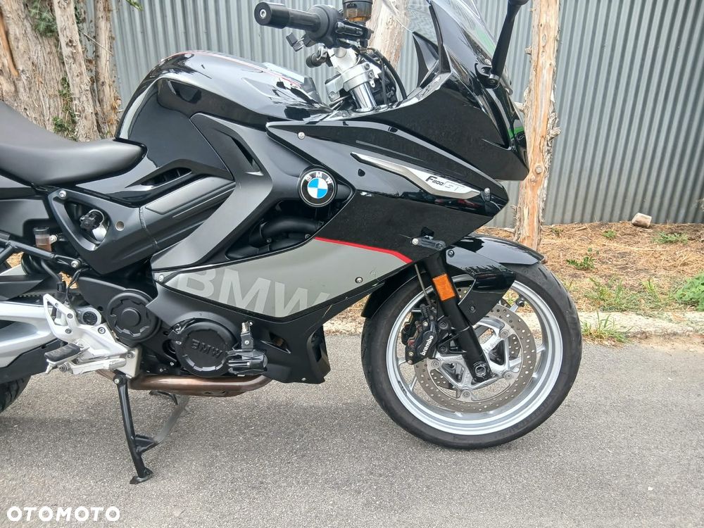 BMW F - 11