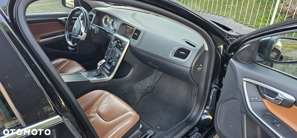 Volvo V60 D4 Geartronic Summum - 6