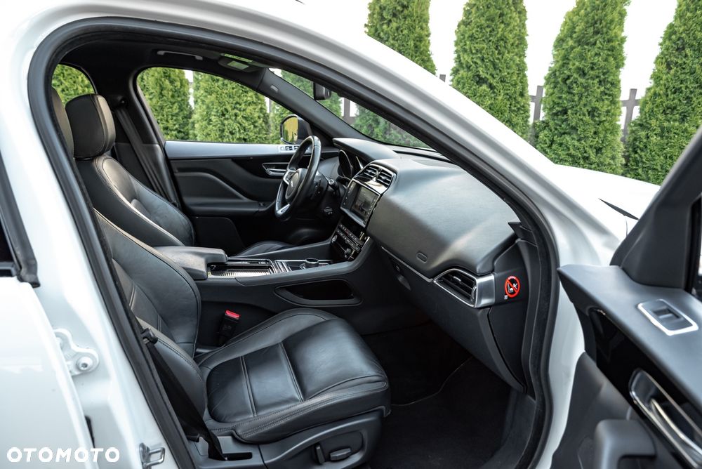 Jaguar F-Pace 25d AWD Prestige - 30