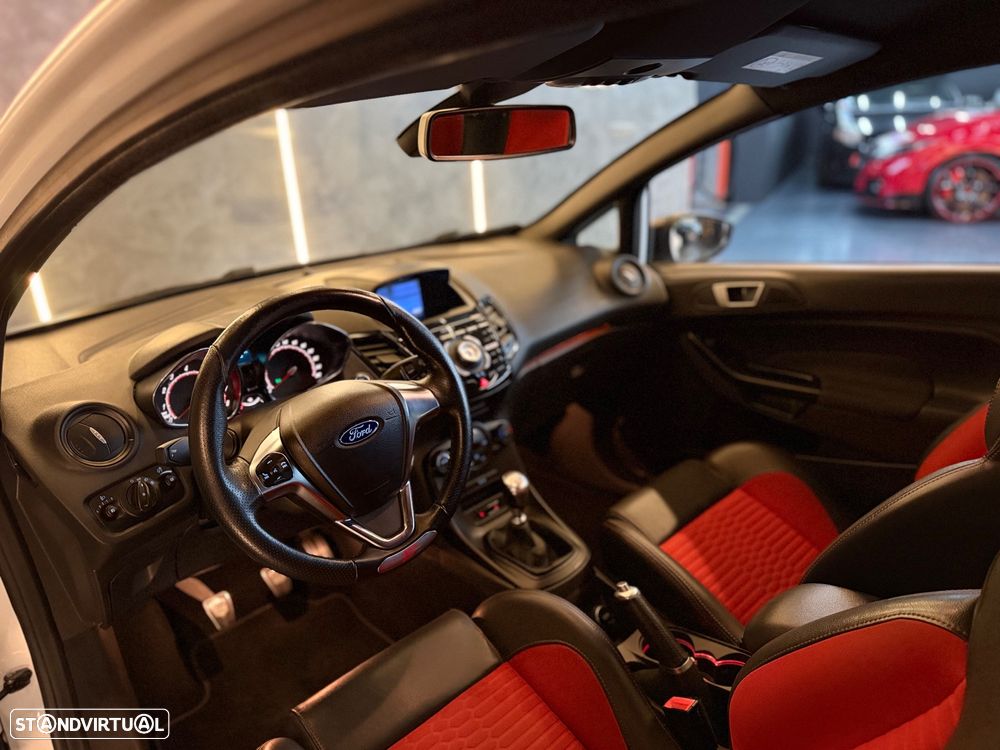 Ford Fiesta 1.6 EcoBoost c/ Pack Pele Desportiva ST - 7