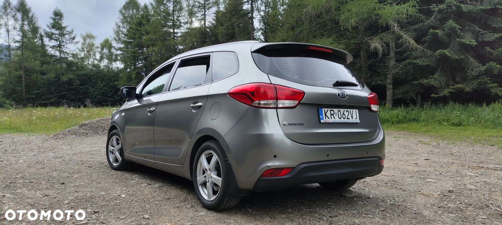 Kia Carens 1.6 GDI M - 9