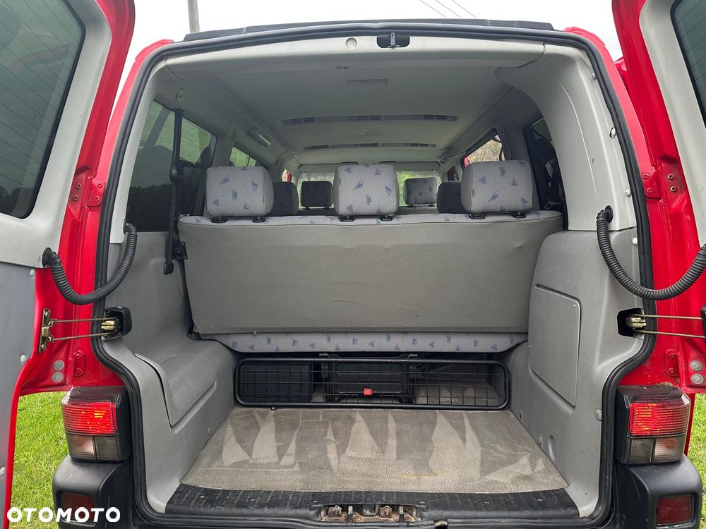 Volkswagen Caravelle - 13