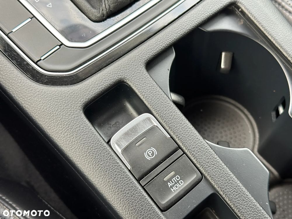 Volkswagen Passat Variant 2.0 TDI BMT 4Mot Highline DSG - 28